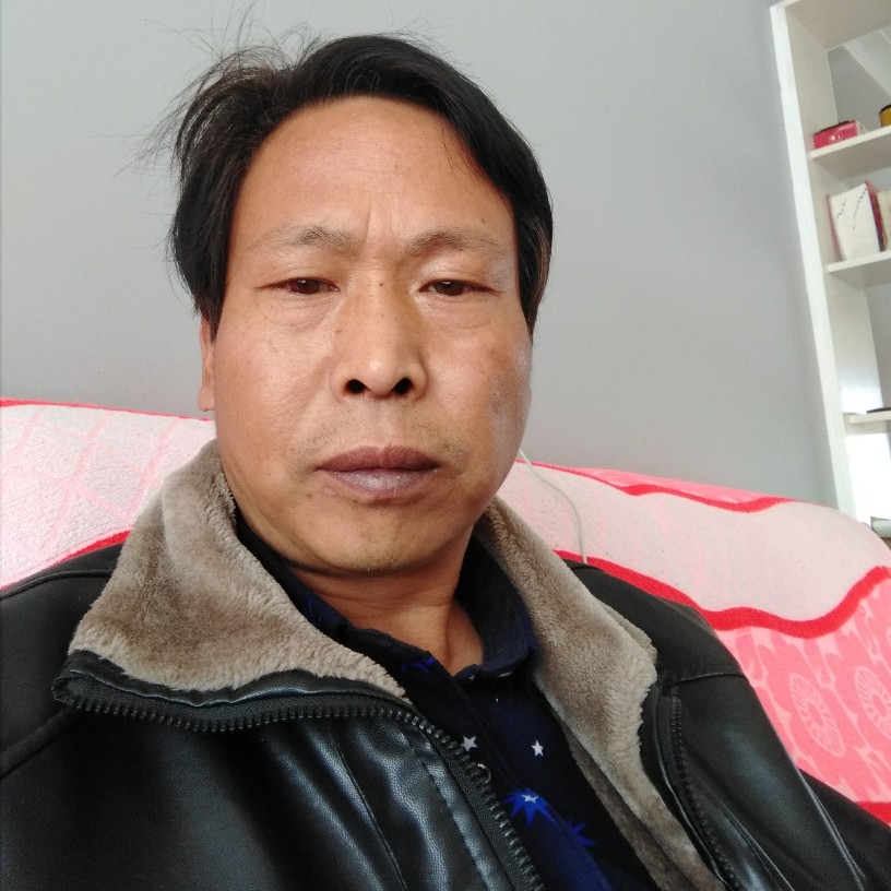 傲娇等于灯泡的照片
