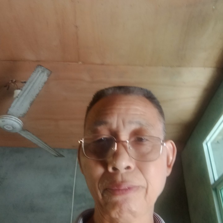 痴情向初妆的照片