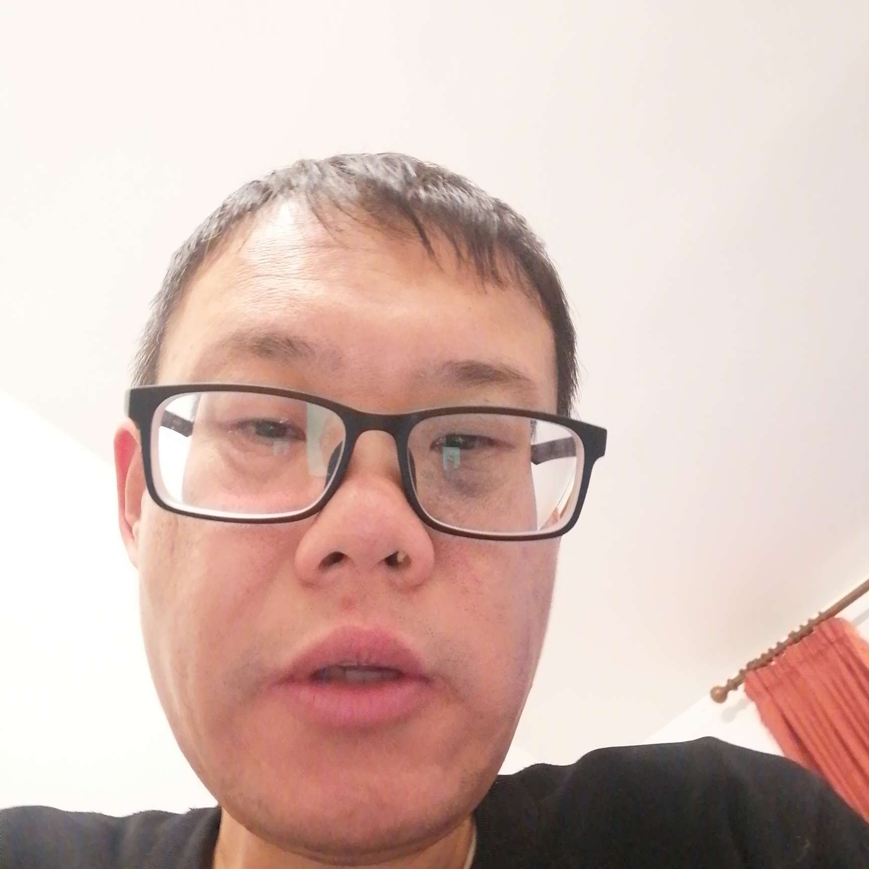 寒冷挽手小蝴蝶的照片