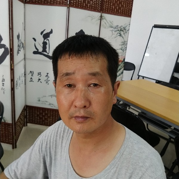 负责爱平湖的照片