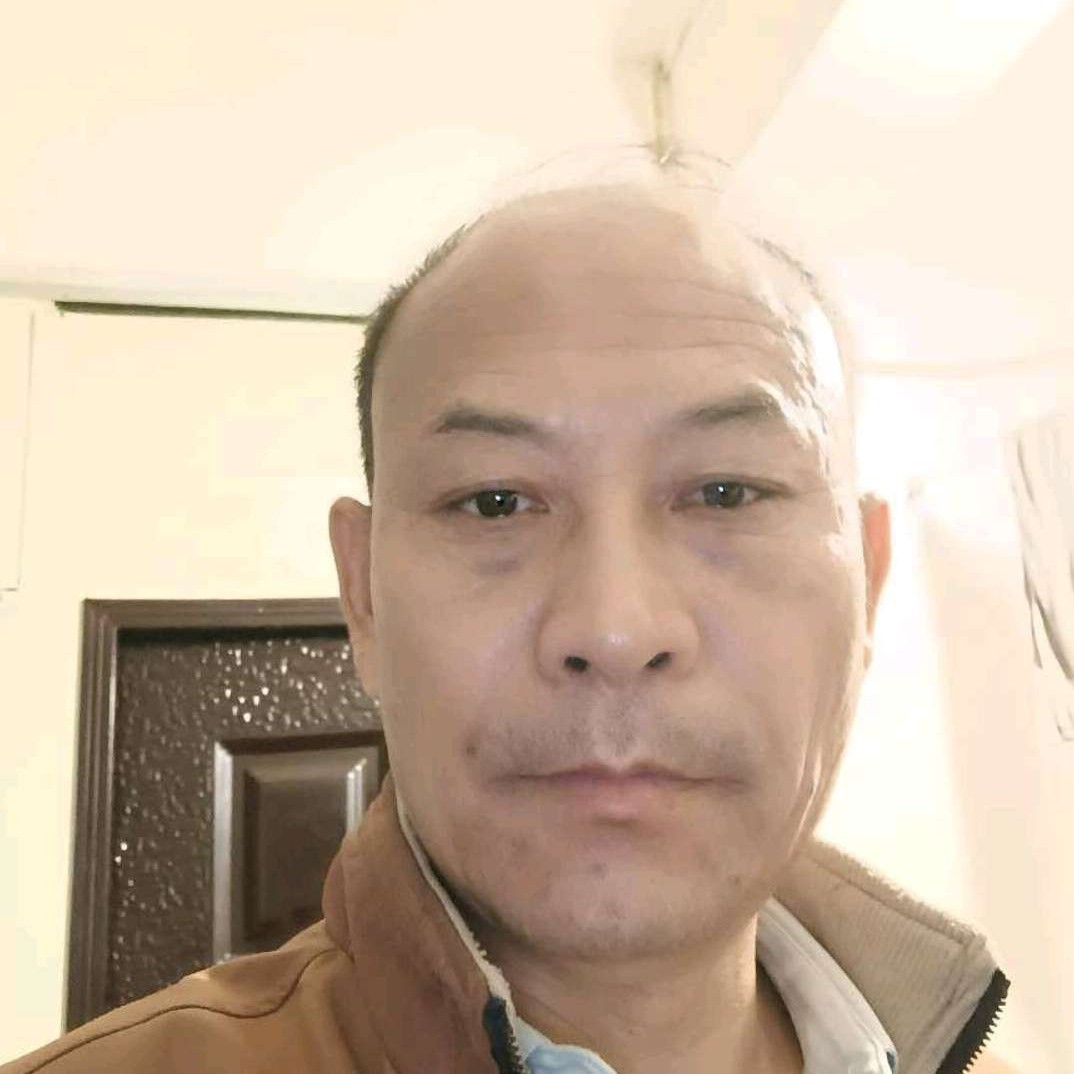 洛尘用友好的照片