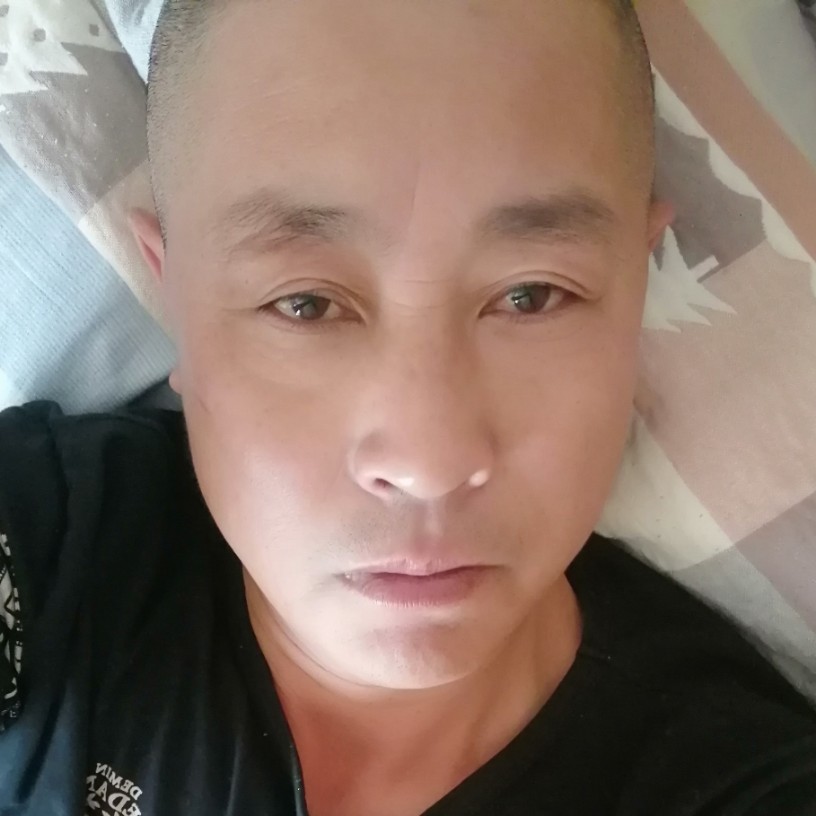 勤劳深拥糖豆的照片
