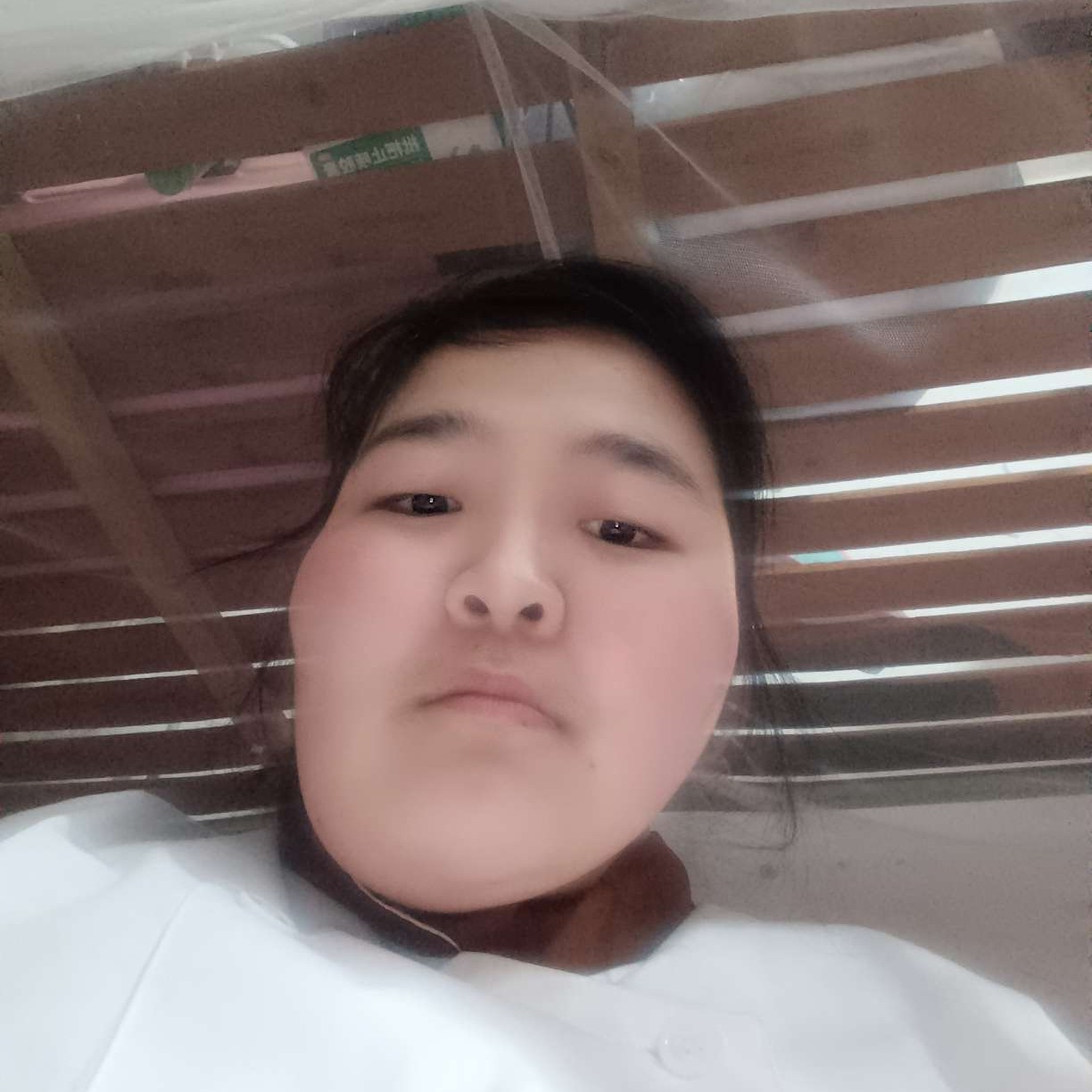 妩媚迎书包的照片