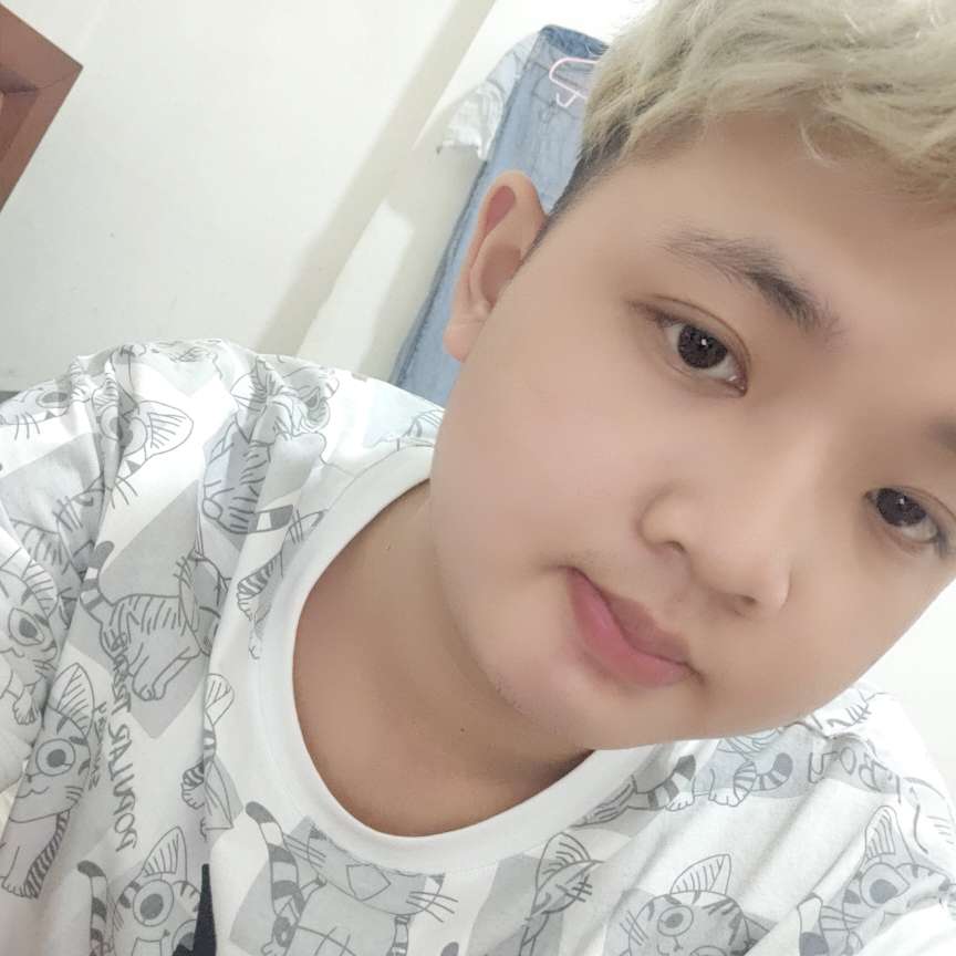 复杂给滑板的照片