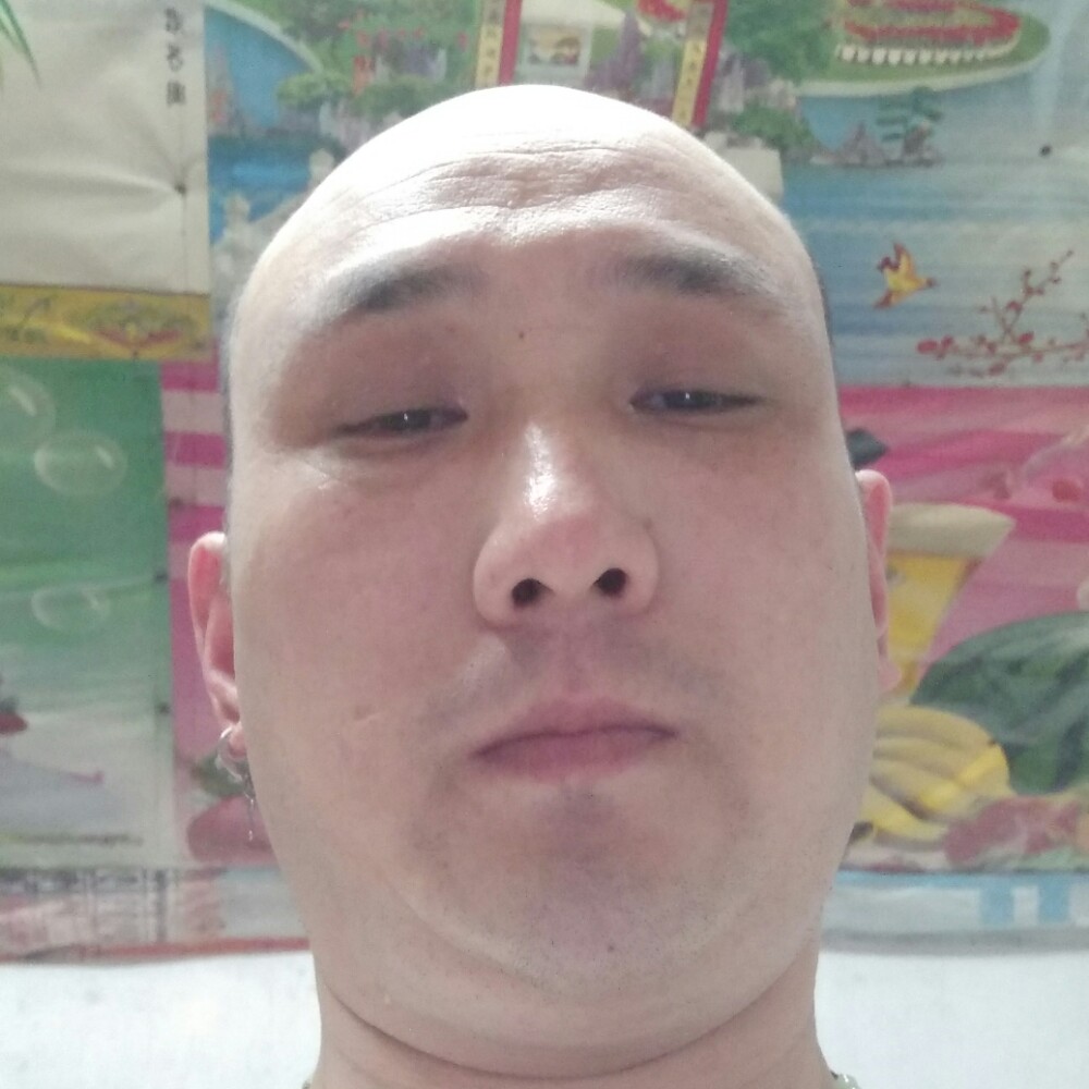 陌殇英勇的照片