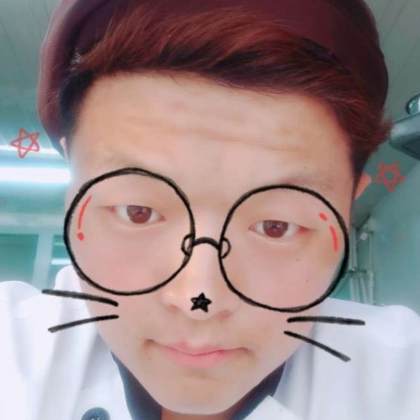 红牛鲤鱼的照片