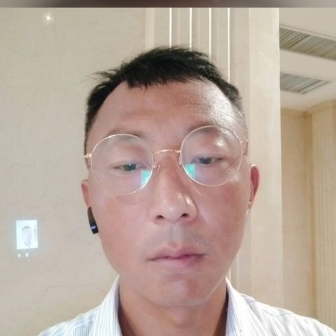 青衫爱爱听歌的照片