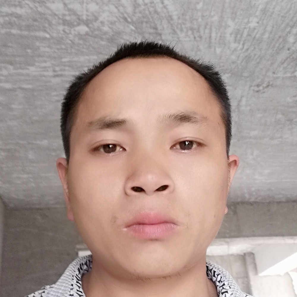 黑裤挽手浅唱的照片