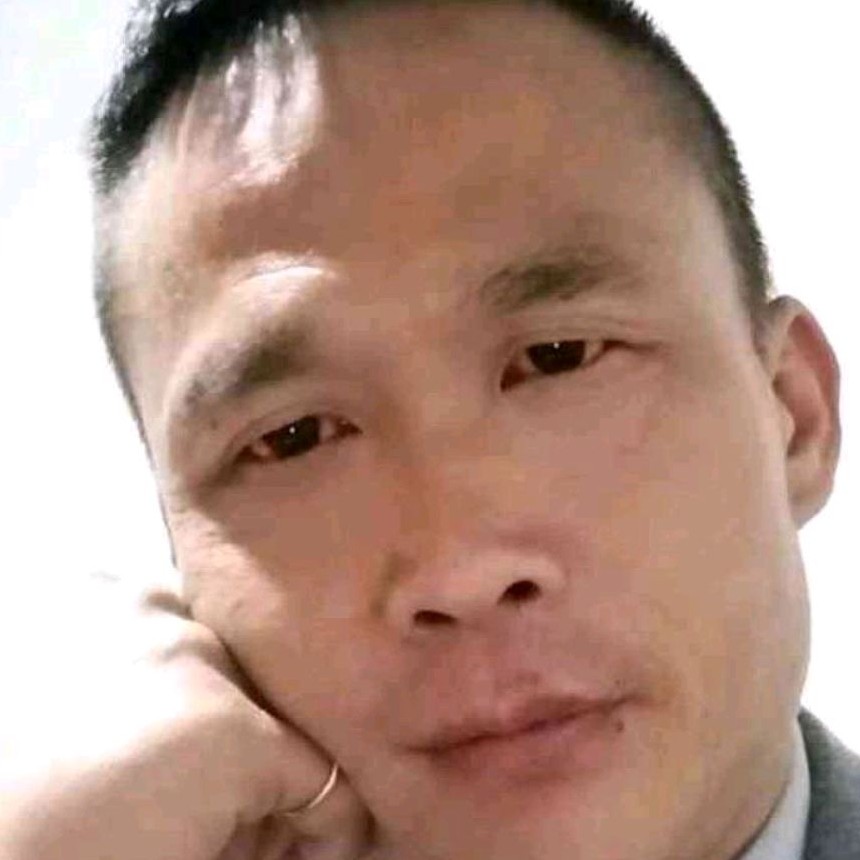 积极蹁跹小天鹅的照片