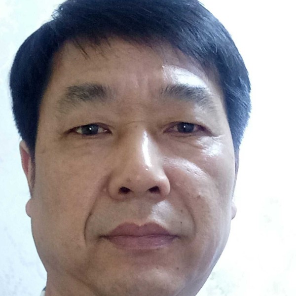 开放和小伙的照片