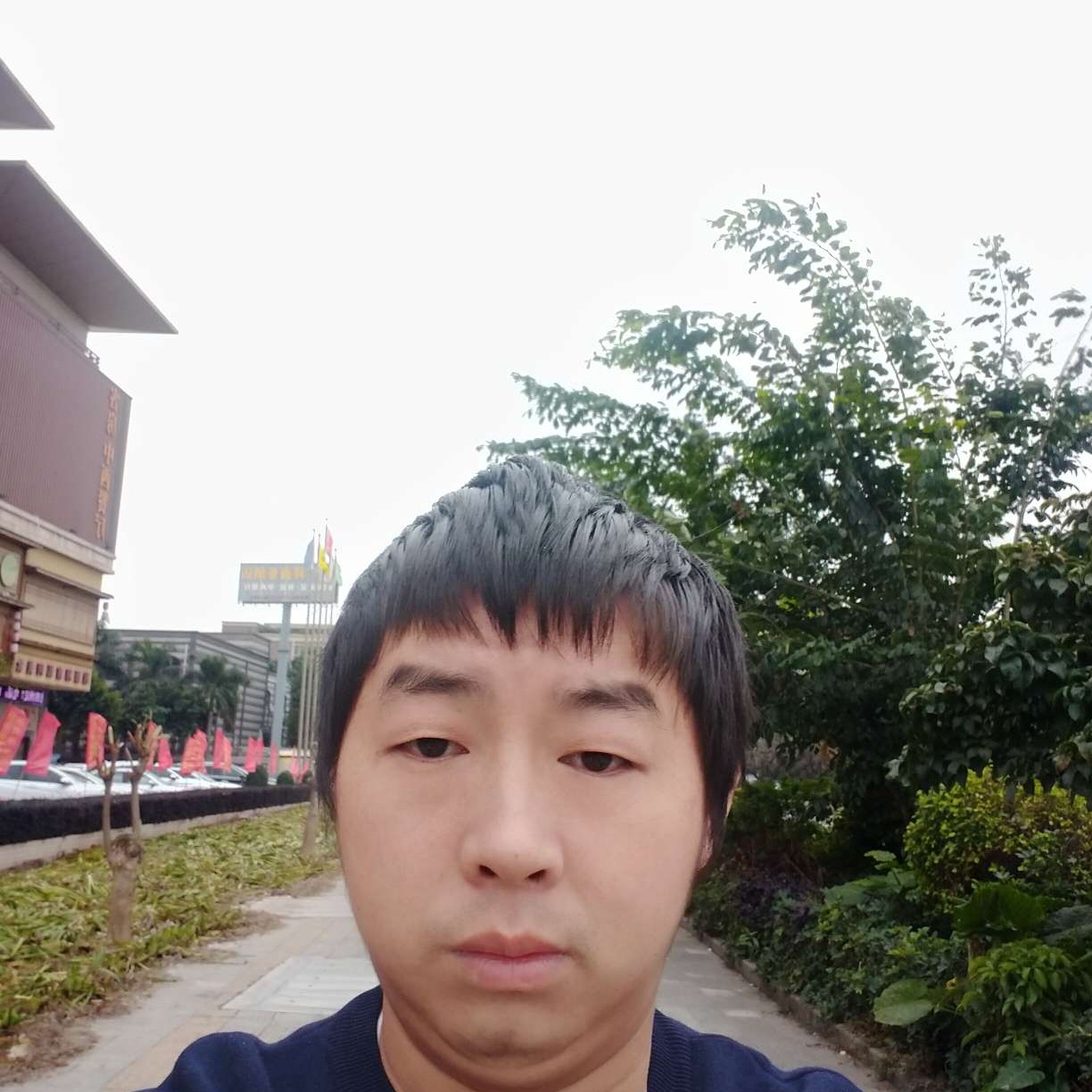 微笑拿大侠的照片