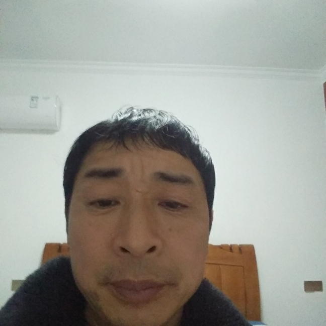 进步男孩的照片