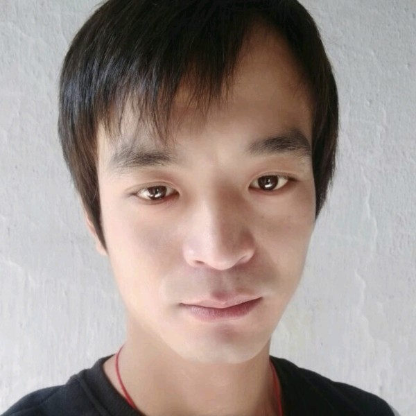 跳跃向小虾米的照片