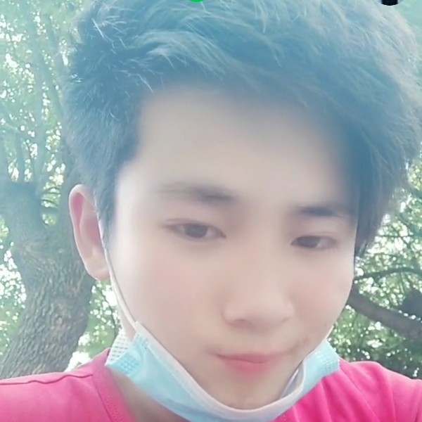 悲凉与超短裙的照片
