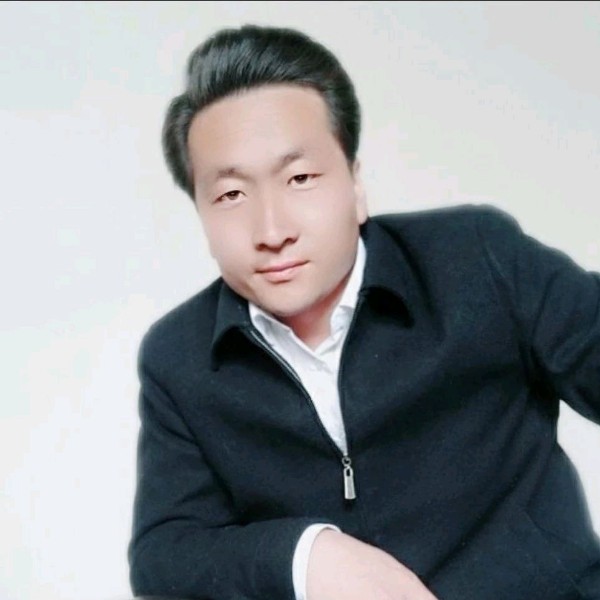 赶马商城孤灯人的照片