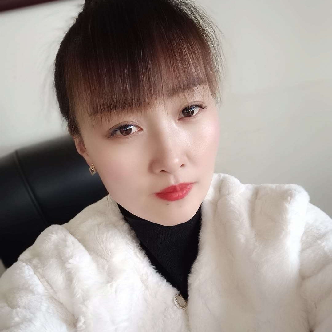 高大浅吻金毛的照片