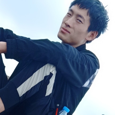 自觉迎羽裳的照片