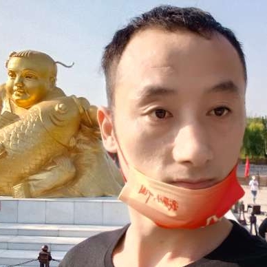 李龙阳的照片