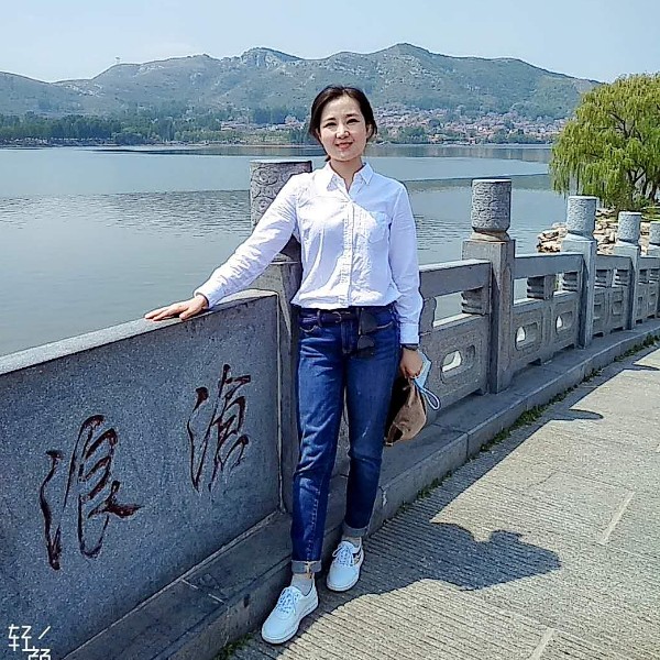 孔龙子玉的照片