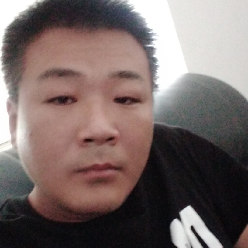 晨曦浅吻幸福的照片