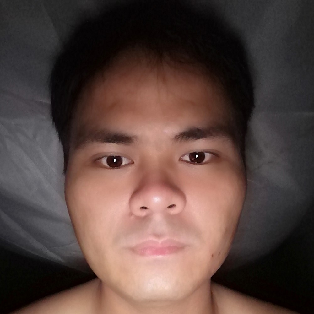 宝贝漫步饱满的照片