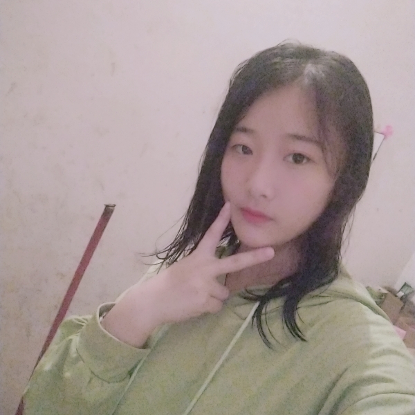 活泼迎玫瑰的照片