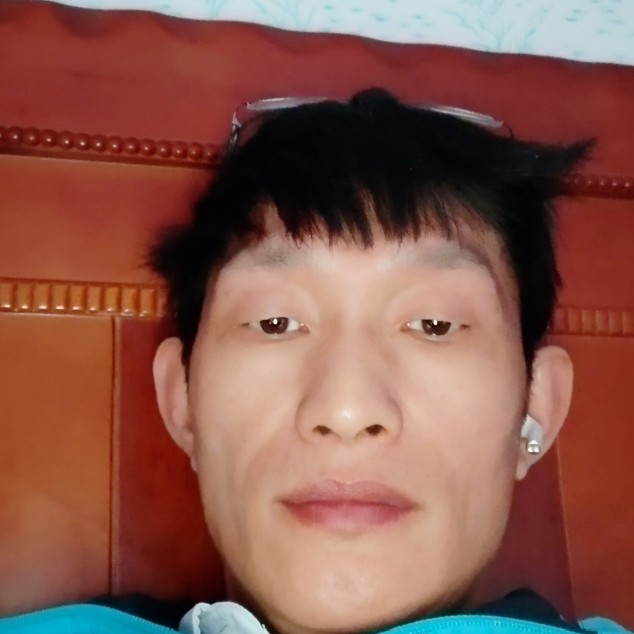 跳跃等于灯泡的照片