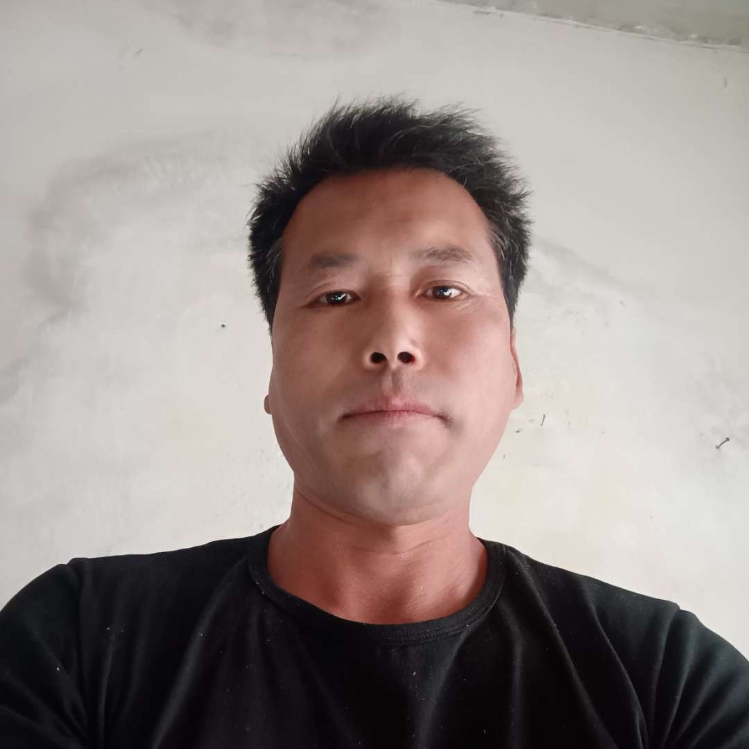 手机拿刻苦的照片