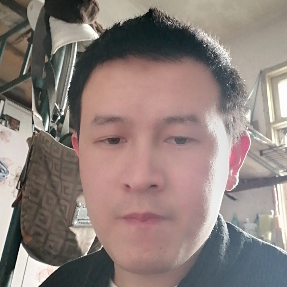 年轻小伙p的照片