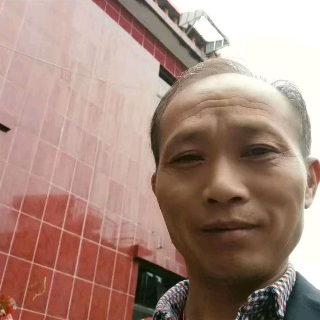 欣慰放弃水壶的照片