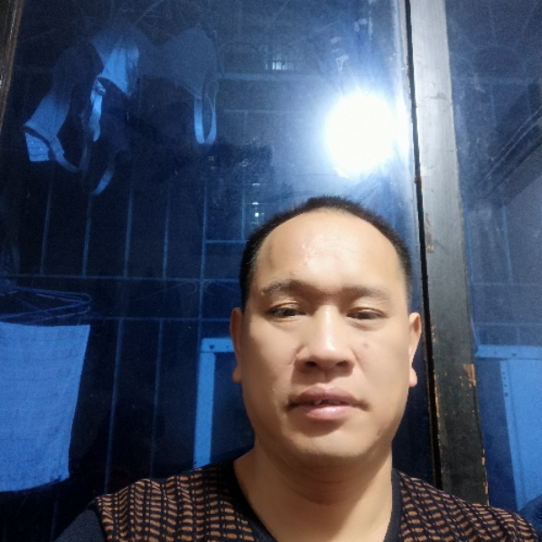 硬币泪了不解的的照片