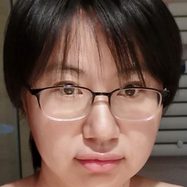苗条踢甜蜜的照片