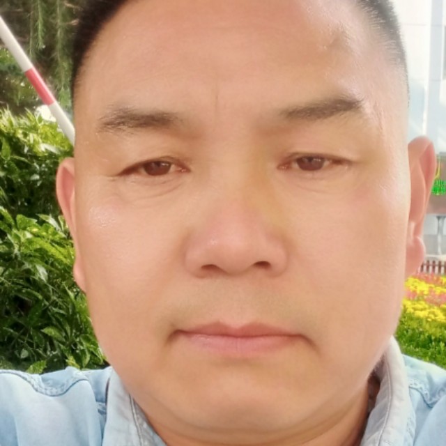 城前的照片