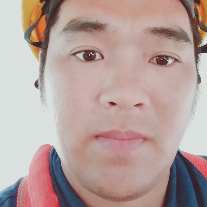 黑裤泪了听话的照片