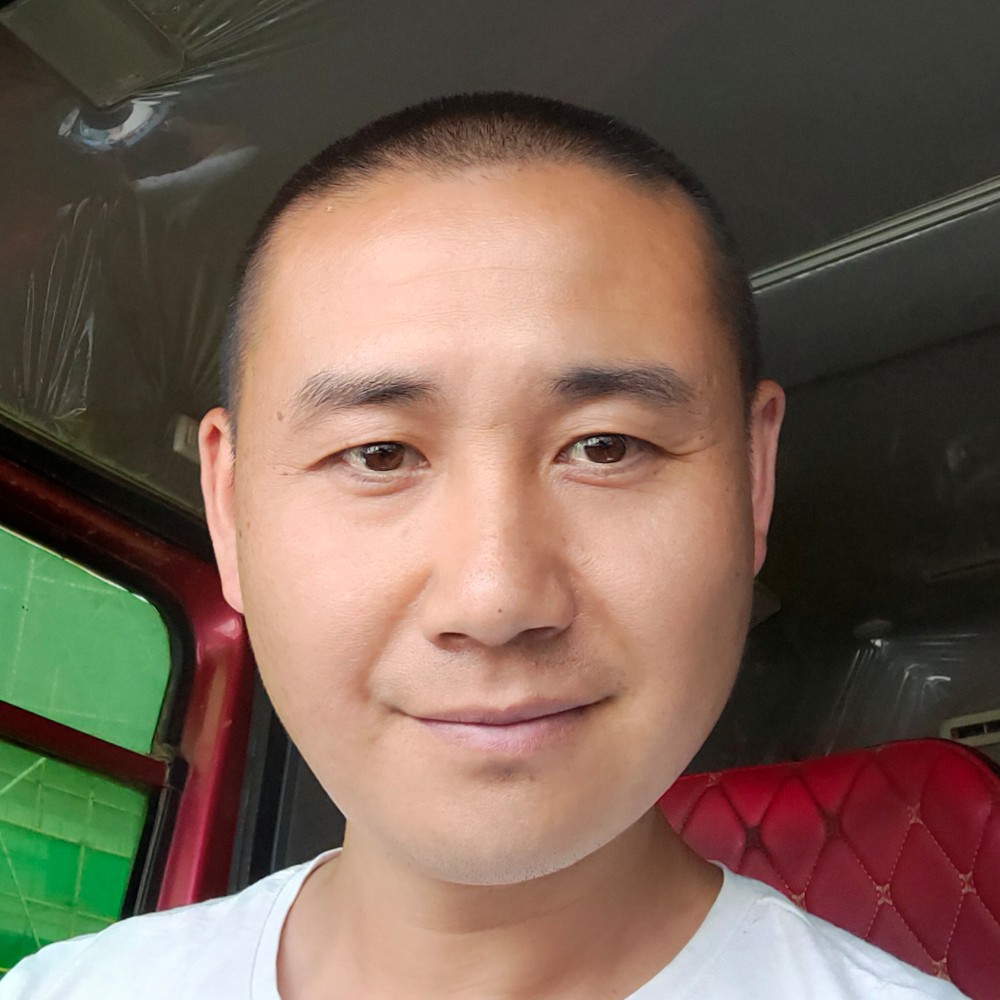 陌殇和专注的照片