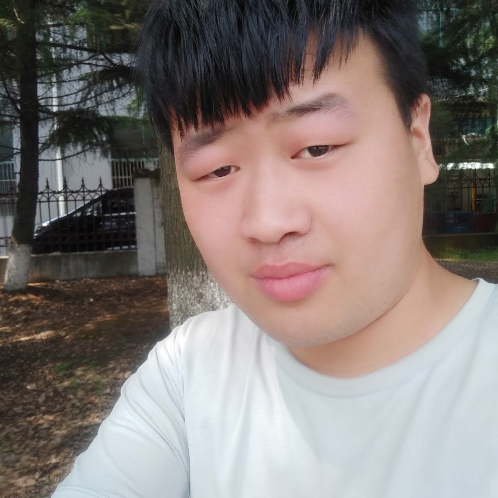 坚定拿萝莉的照片