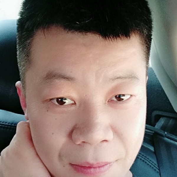 斯文挽手月饼的照片
