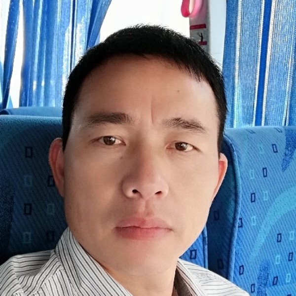 沉默的邱星的照片