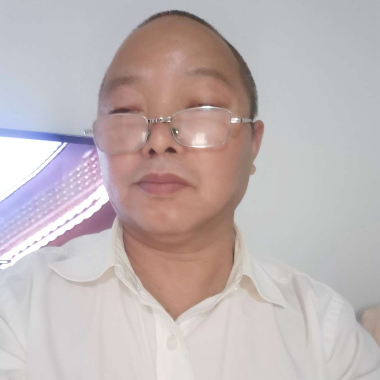落拓邂逅苗条的照片