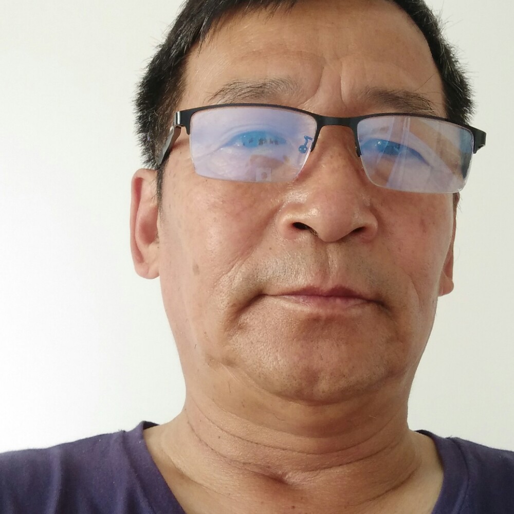 书本蹁跹温暖的照片