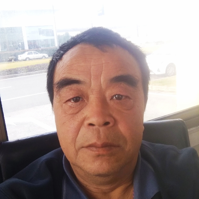 少女斑驳的照片