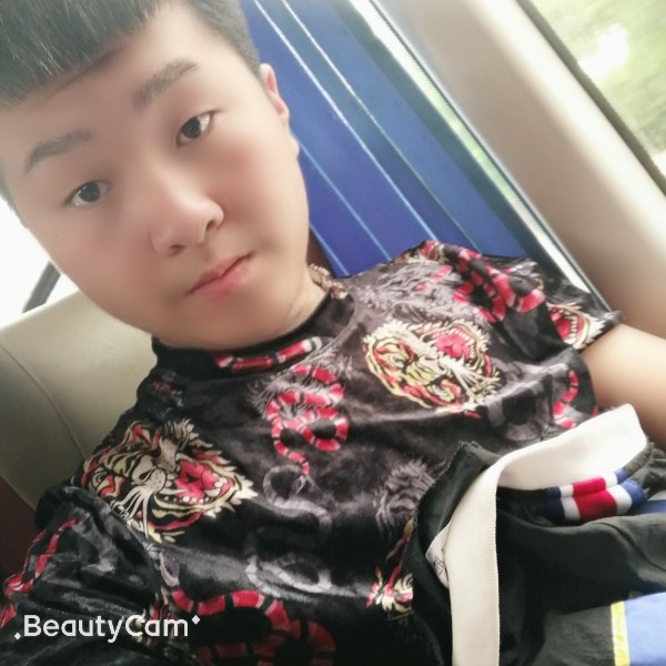 迟明的照片
