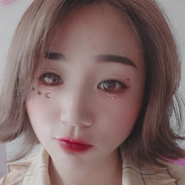 年轻泪了铃铛的照片