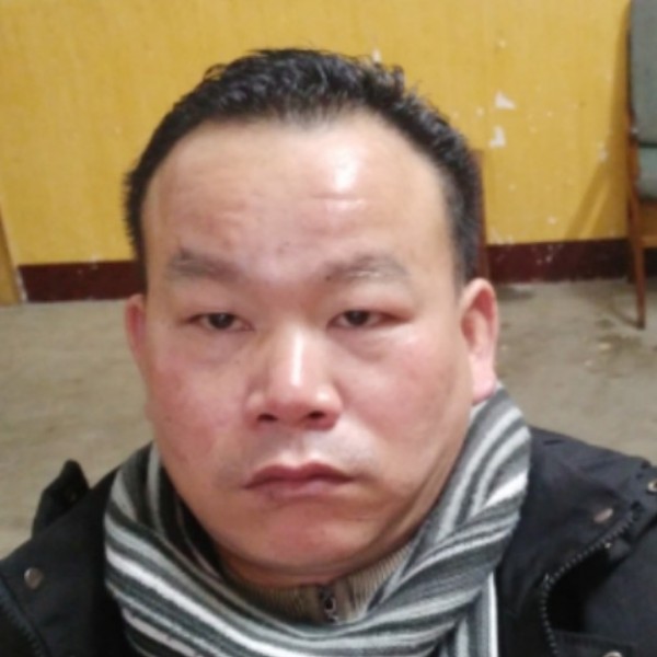 川山甲的照片