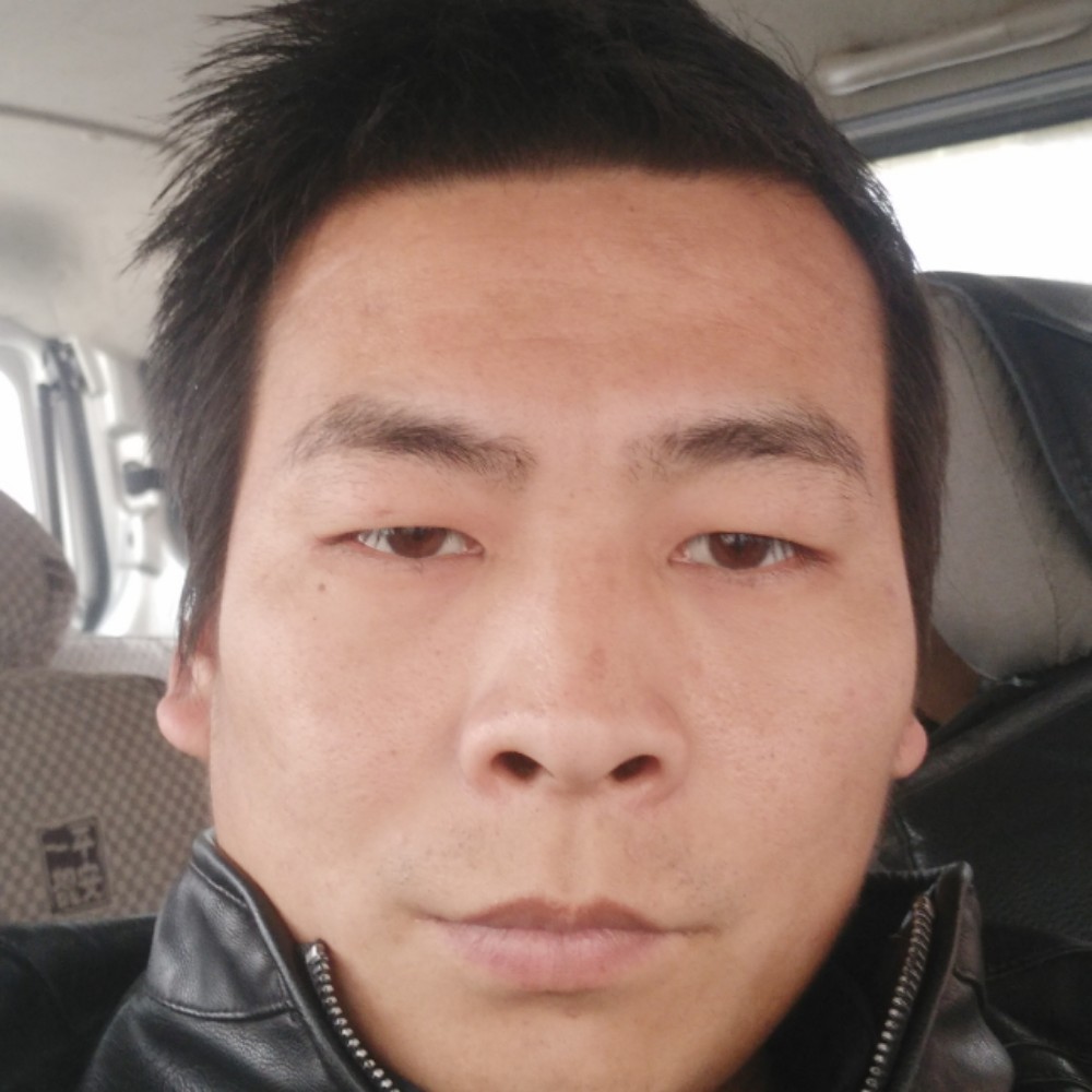 高大晨阳的照片