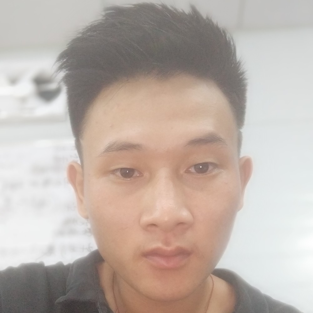 小蝴蝶回眸自信的照片