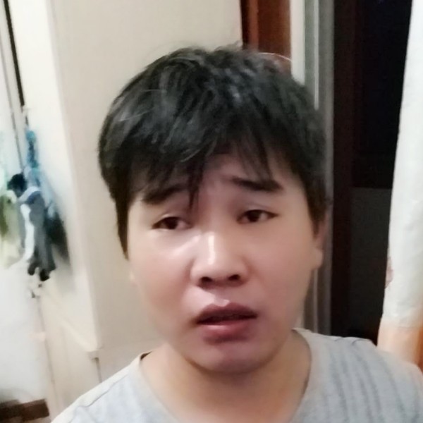 单色祥云的照片