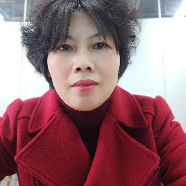 木易女子的照片