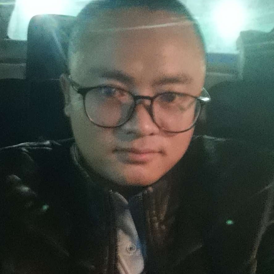 怡然扯棉花糖的照片