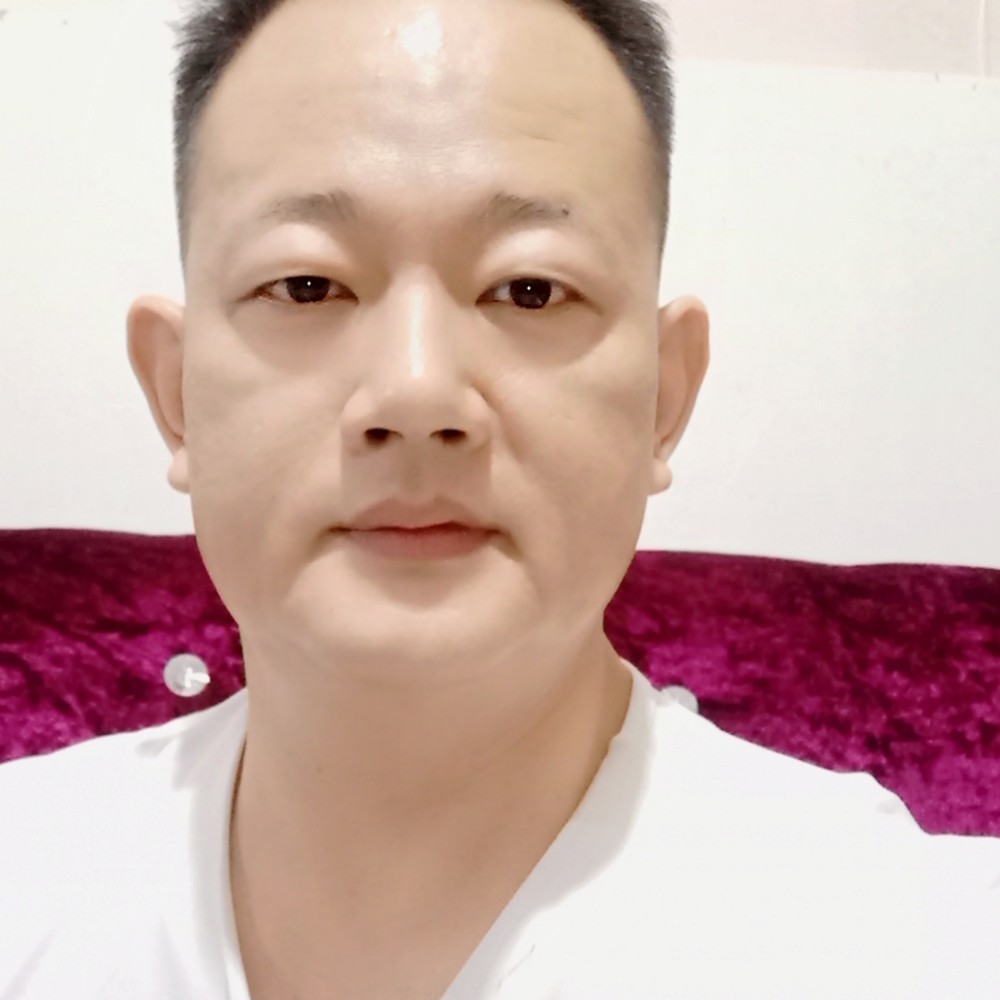 耳机吃醋鲤鱼的照片